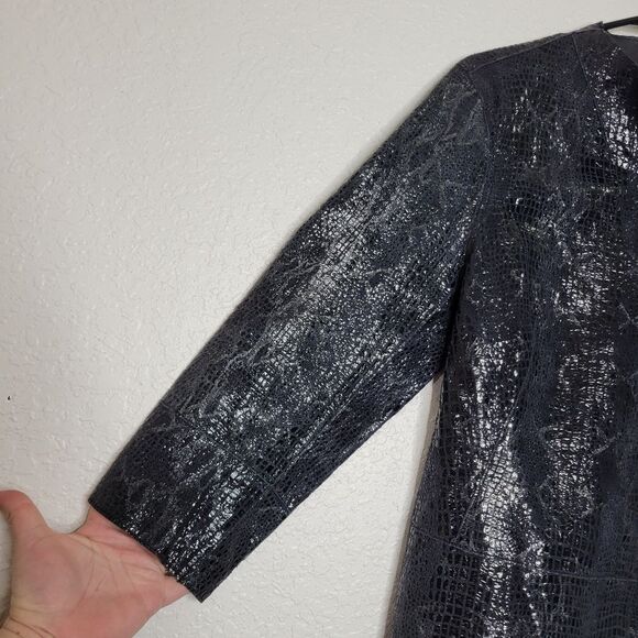 Chicos Size 1 Medium 8 Black Kimberly Reversible Snakeskin Leather Jacket - Picture 7 of 11